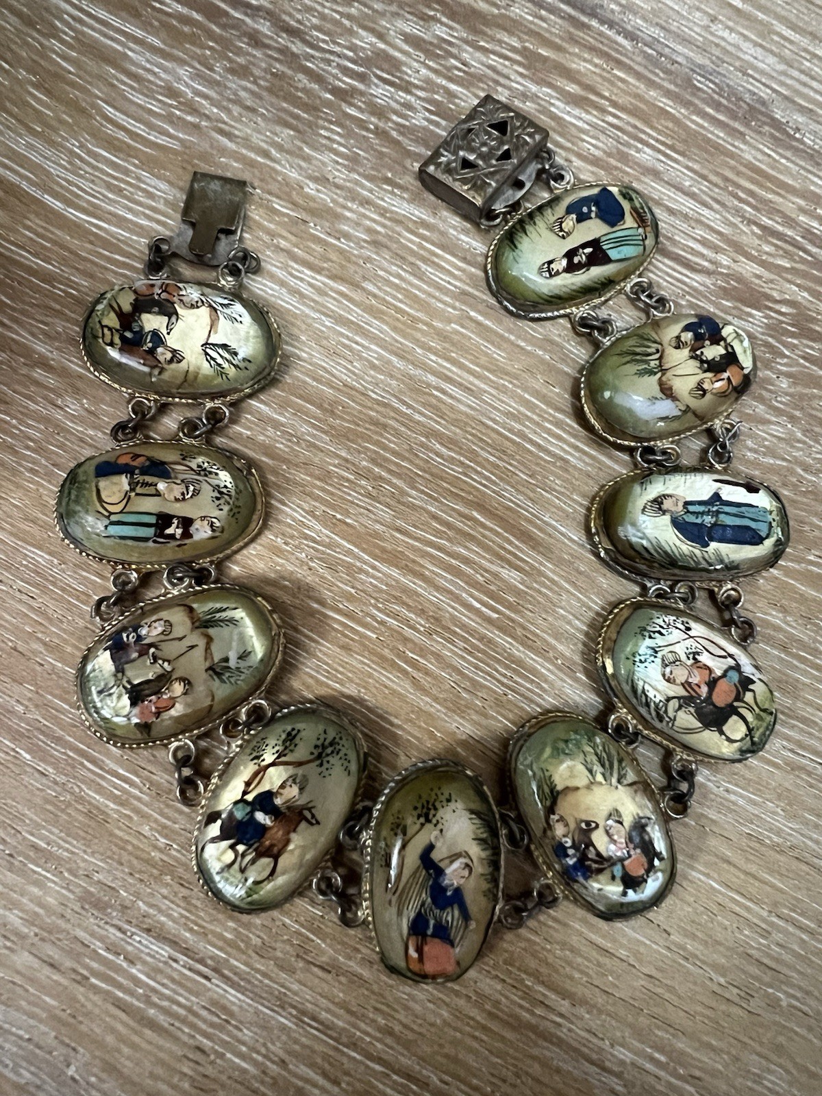Asian Hand Painted Shell Necklace 7 Pendant and Bracelet RARE! Statement piece