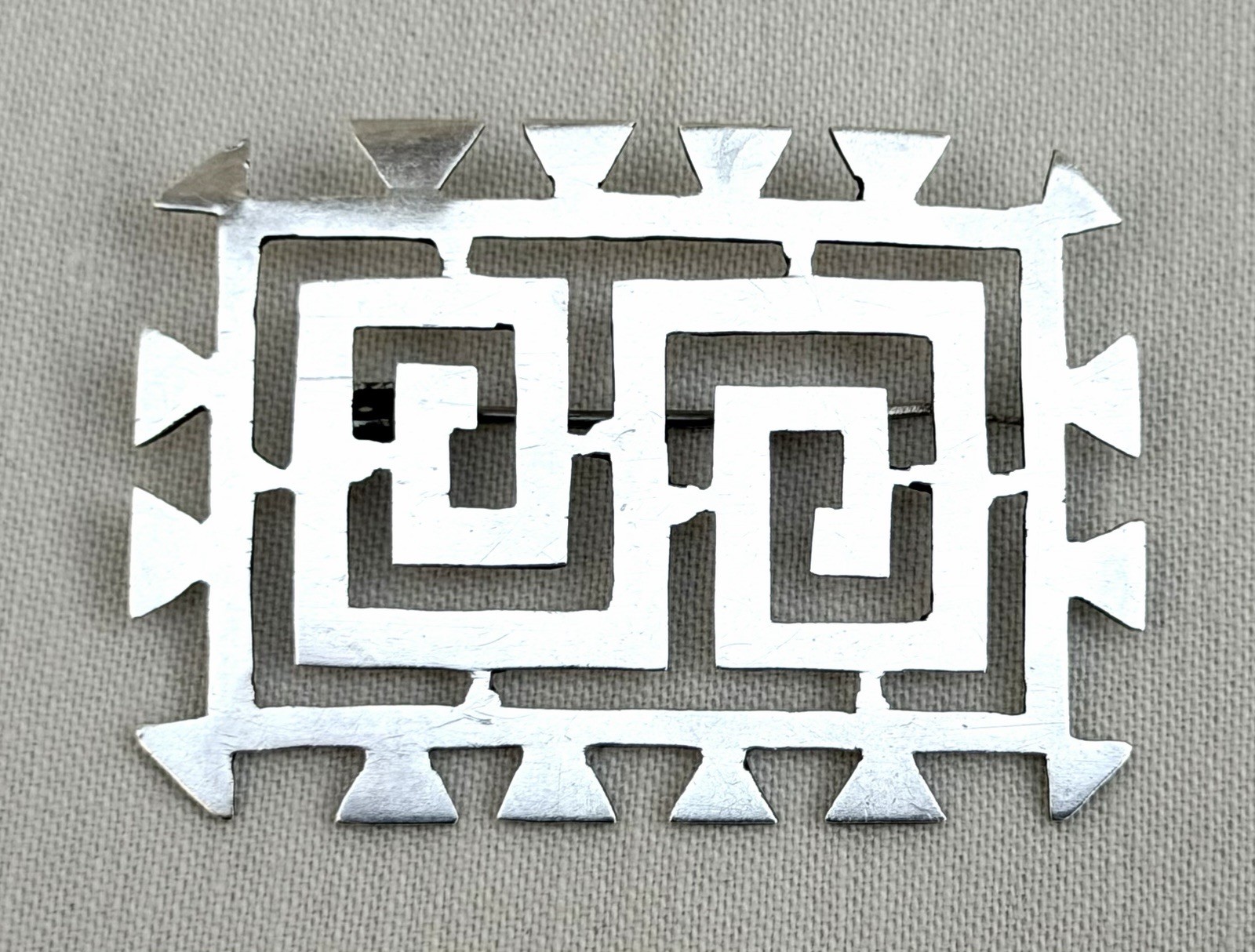 Vintage 1940’s Taxco Mexico 980 Sterling Silver Pre Columbian Design Brooch Pin
