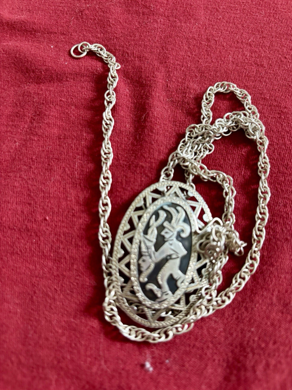 Sterling Pandantiv & Brooch, Chain 23 Inch Long Aztec Depicting