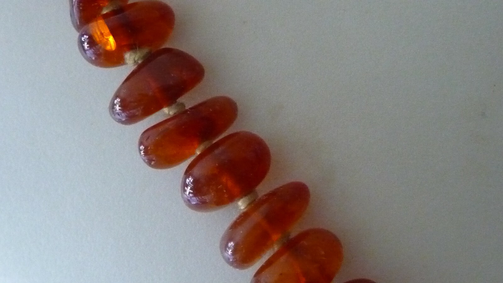 #53X vtg COSTUME NECKLACE 13″ L NO CLASP GRADUATED HAND KNOTTED CHUNKS OF AMBER