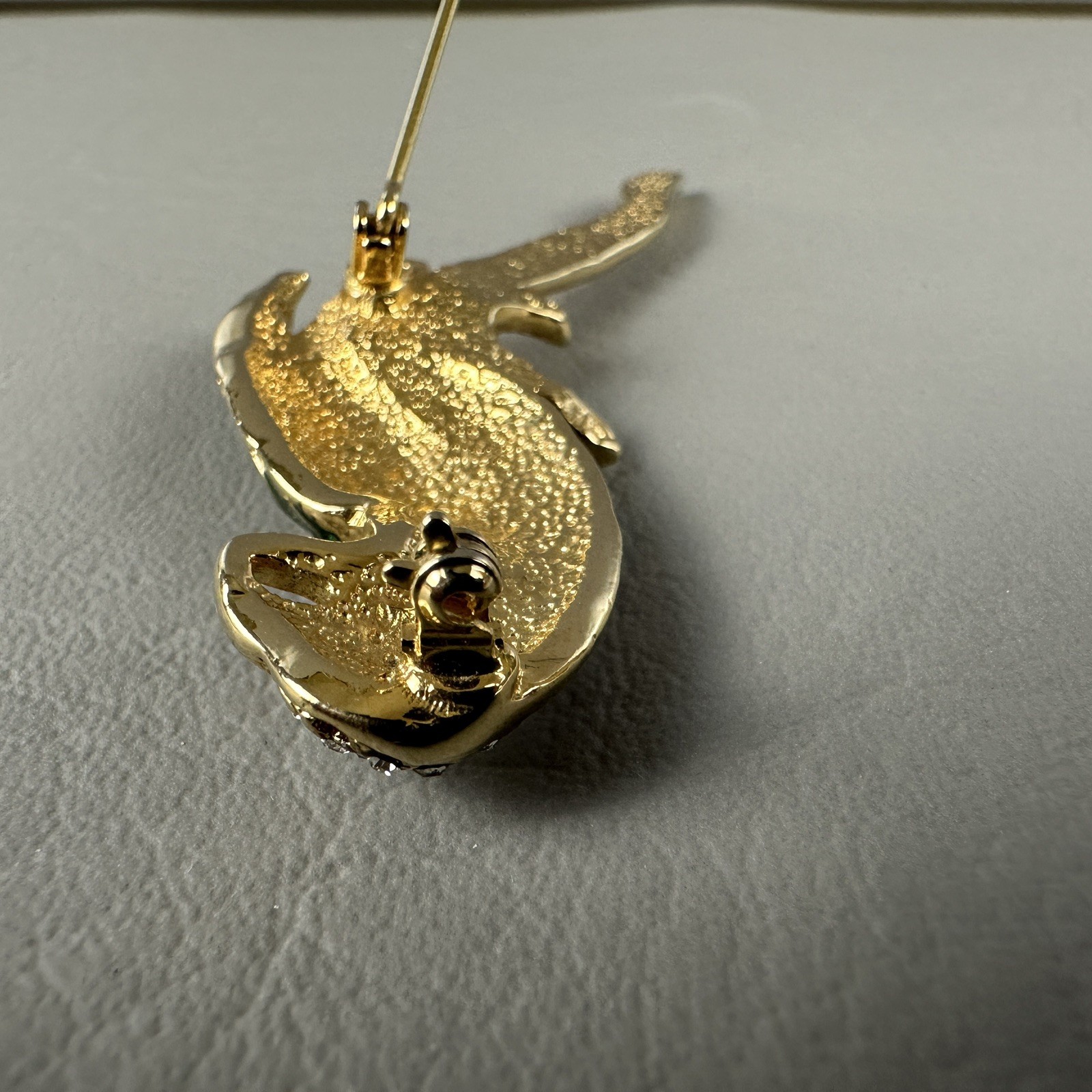 Vintage Parrot Bird Brooch Rhinestone Enamel Gold Tone Tropical Figural Pin