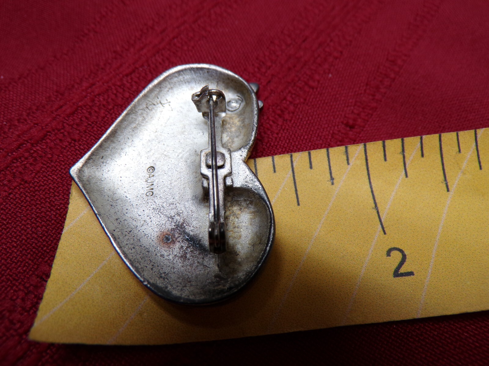 SIGNED AJMC “GRANDMAS ARE ALL HEART” FLOWERS RHINESTONE PEWTER METAL PIN BROOCH