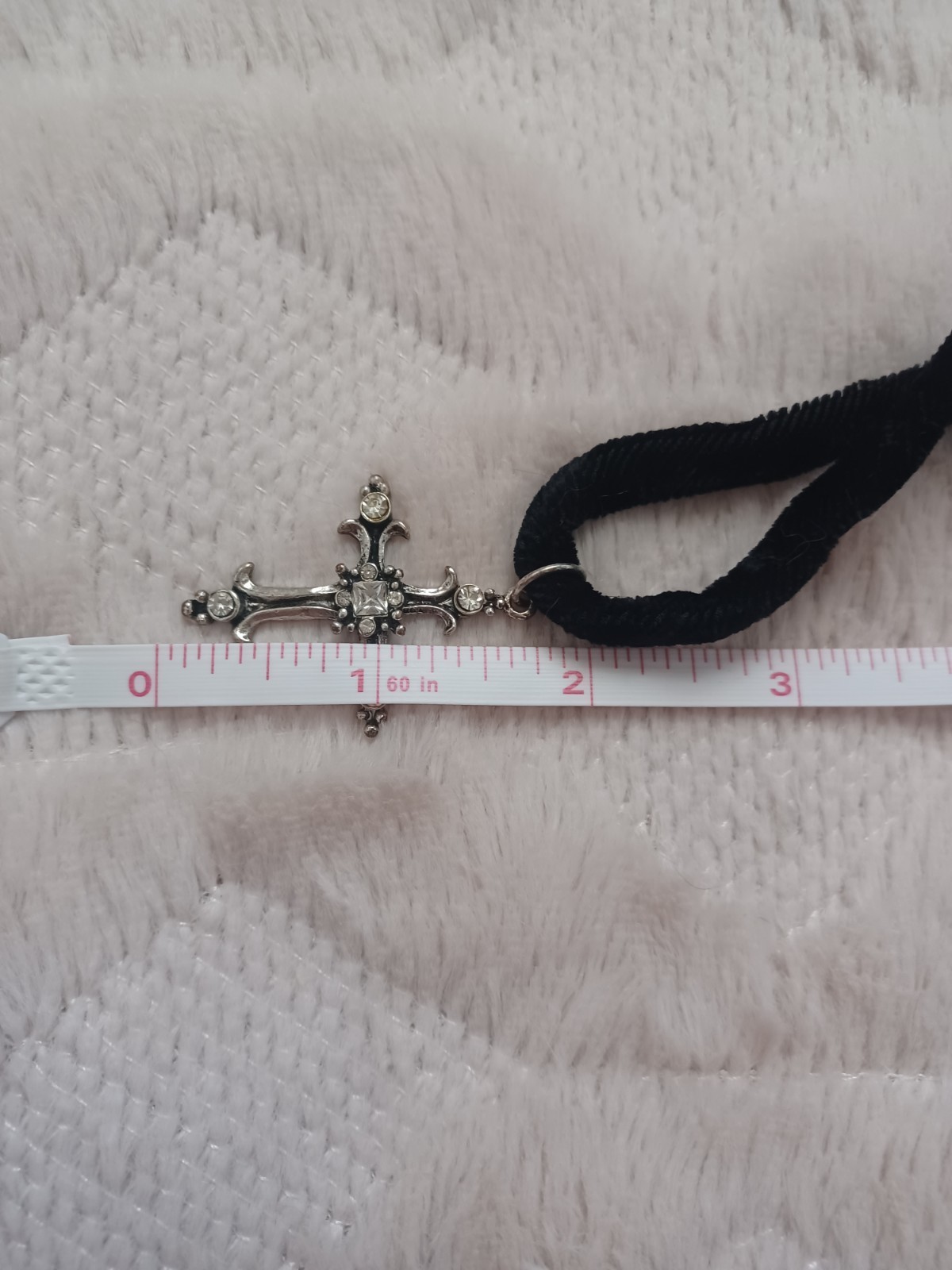 Vintage 90s Style Y2k Early 2000s Black Velvet Rope Choker W Cross Pendant Goth