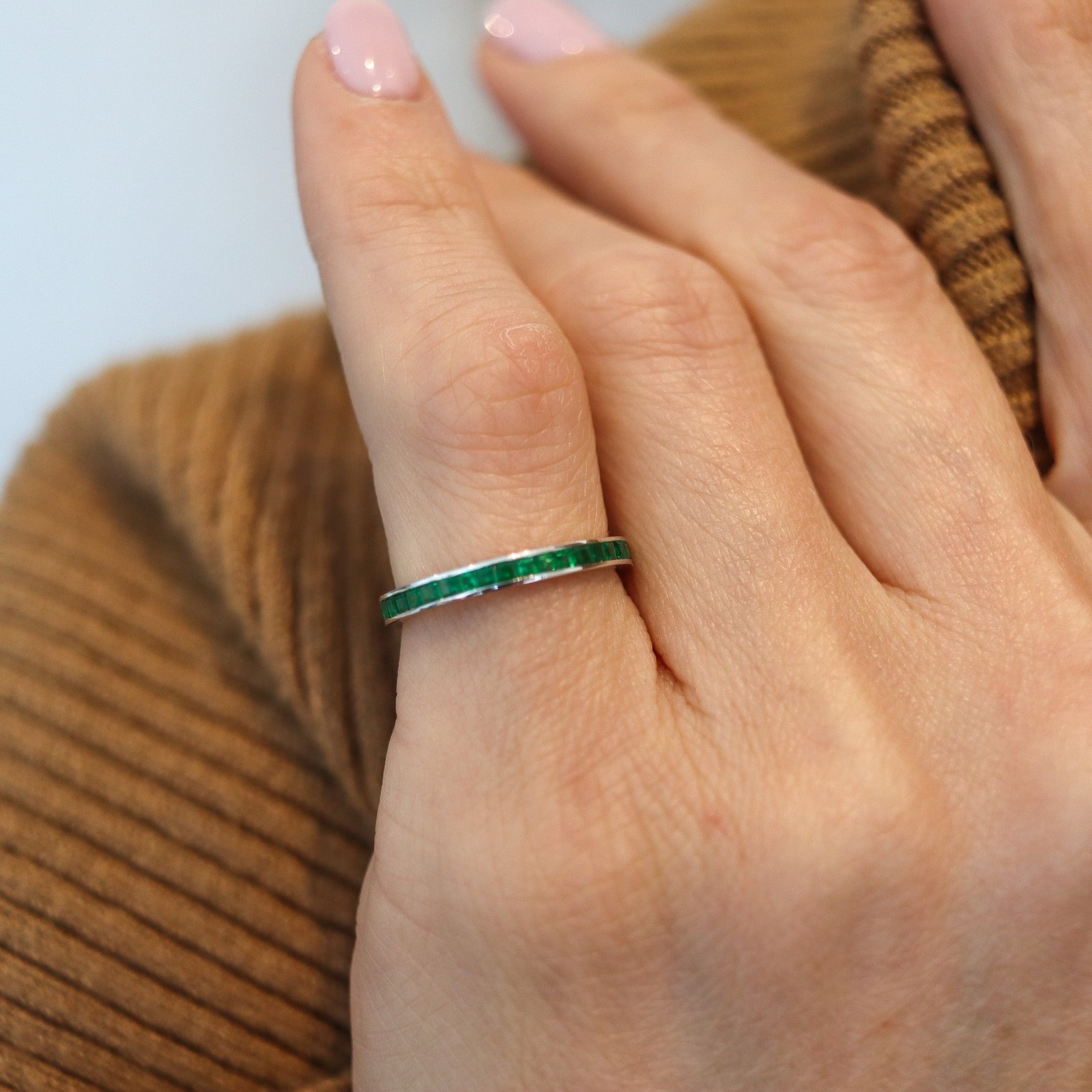 ETERNITY Ring Band In 14Kt White Gold With 1.30 Ctw In Vivid Green Emeralds