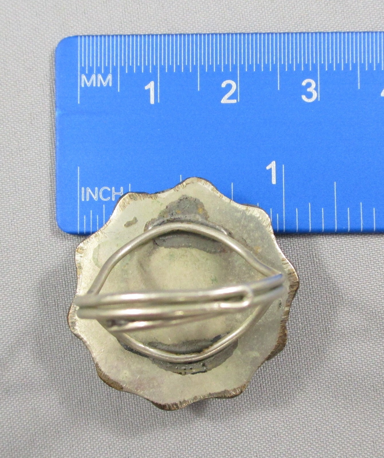 Vintage Silver Tone Untested Not Magnetic Metal NA Style Stone Adjust Ring 8189