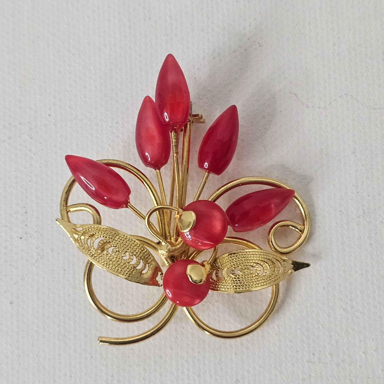 Gold Tone Floral Brooch Cabochon Drop Tear Bead Shape Unmarked Pin