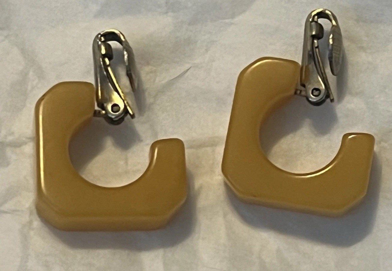 VTG Estate Butterscotch Bakelite Earrings Clip-On 1/2”x1/2cm Modern Minimalist