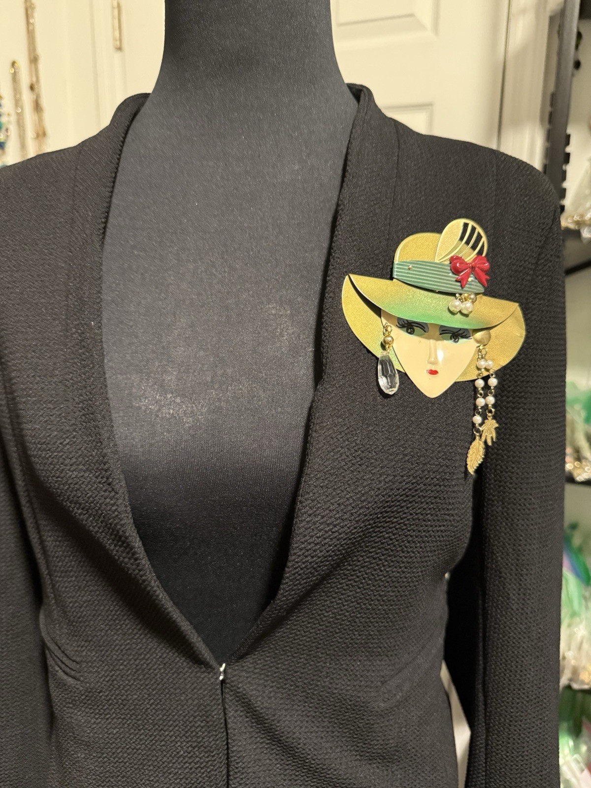 12.70 Vintage Lady Face Brooch Large Hat Pin Dangle Faux Pearl Statement