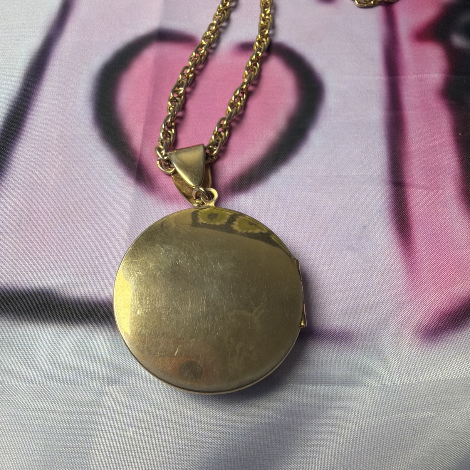 Vintage Fragonard Courting Couple Locket Necklace Gold Tone Filigree 24″