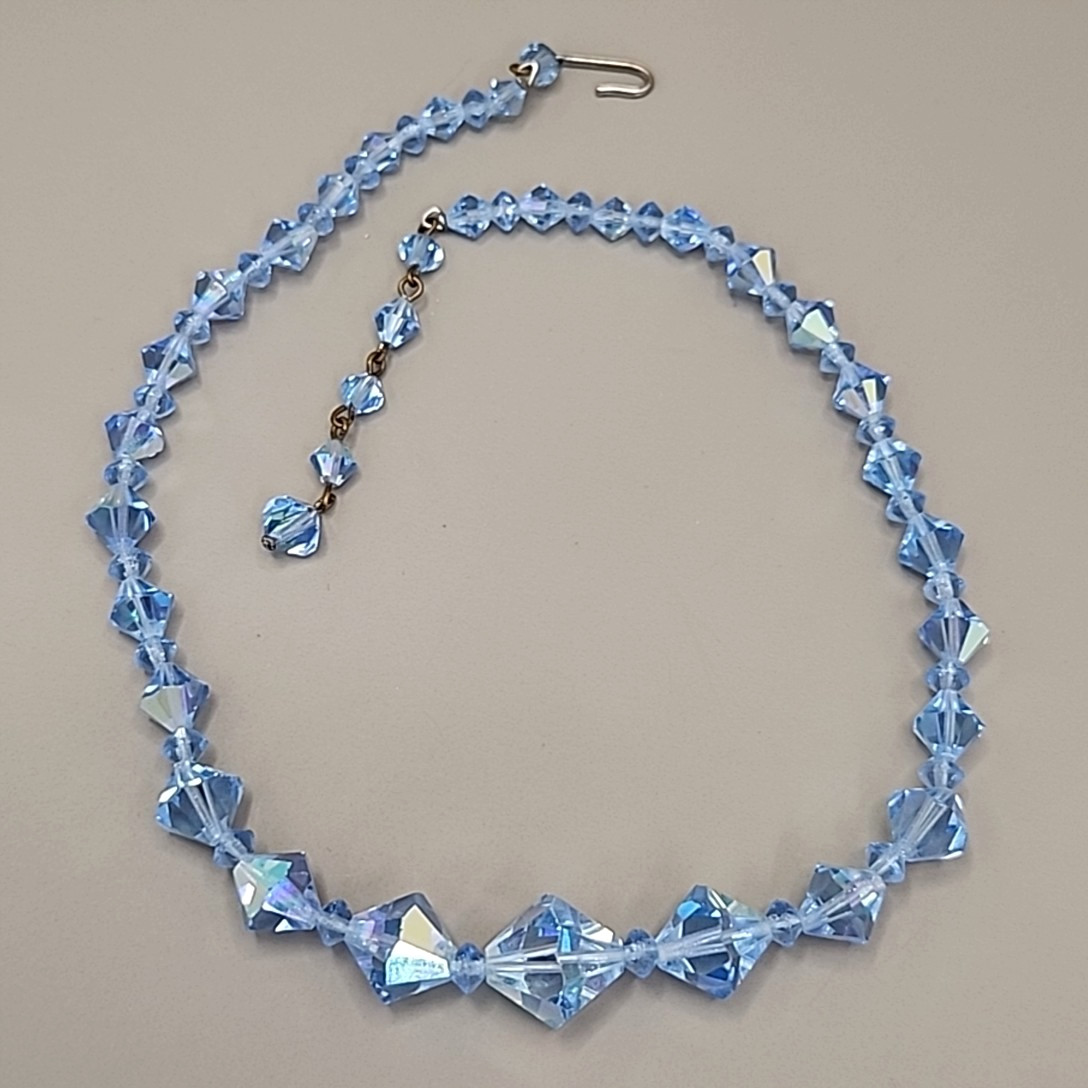 Vintage Glass Beaded Necklace Blue Bicone Graduated 16″