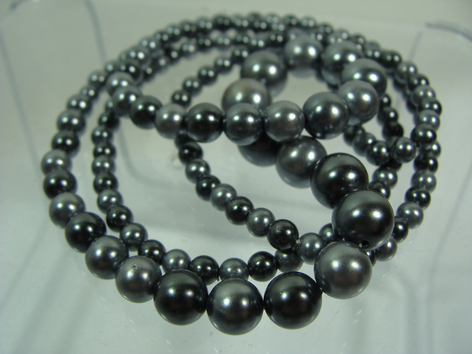 Vtg 2 Tone Gray Faux Pearls Hand Knot Tied Graduating String 27″ Long Necklace