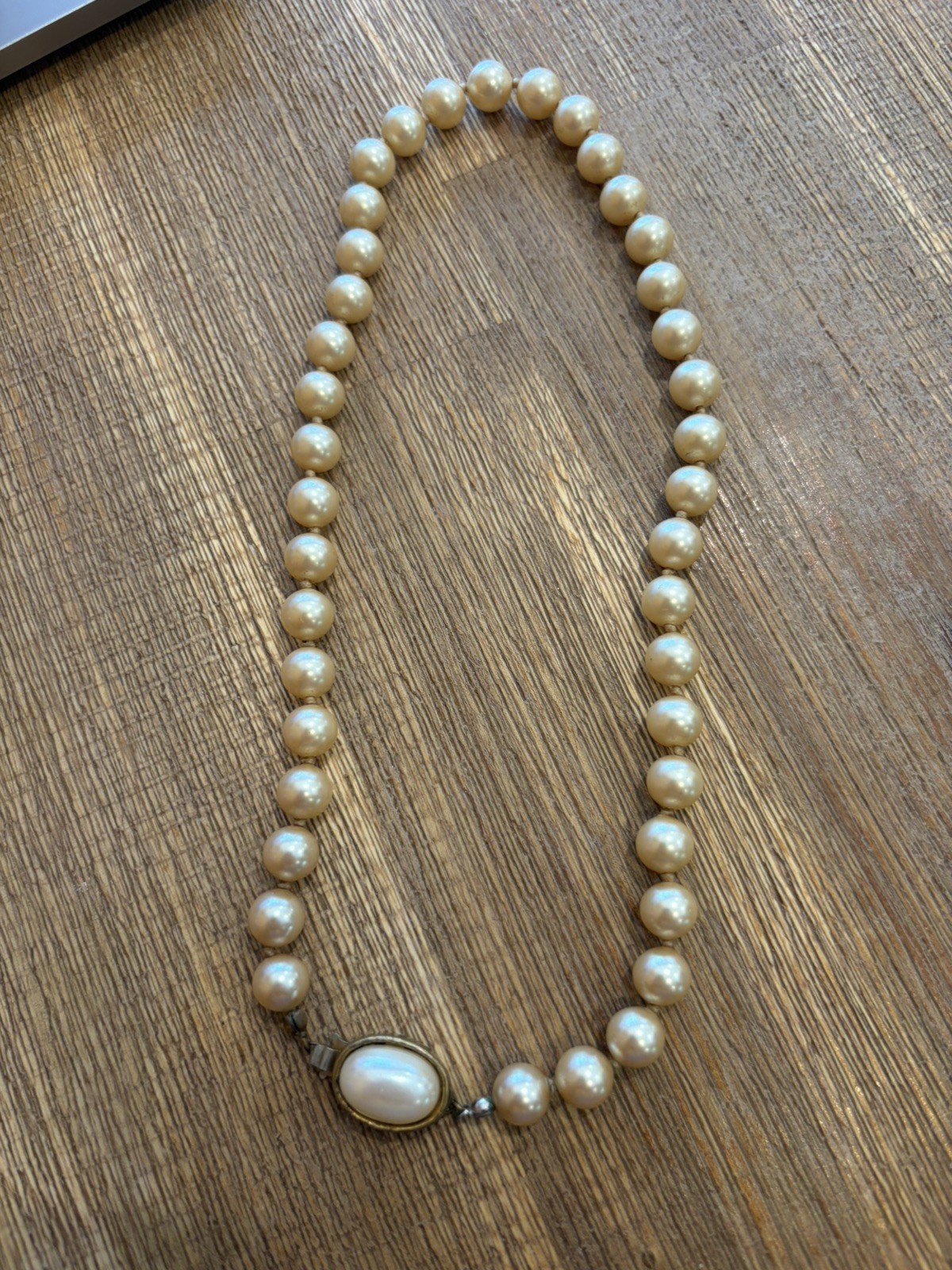 Vintage Ladies Miriam Haskell Signed Necklace – 15″