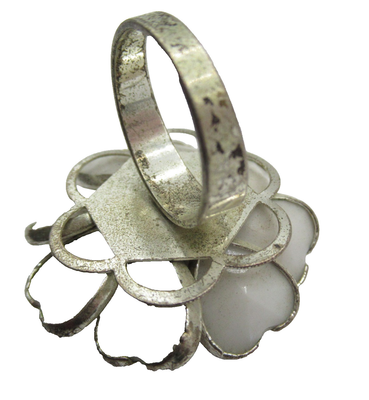 White with Silver Tone Metal Flower Ring Large Plastic Size 10 – 10.25