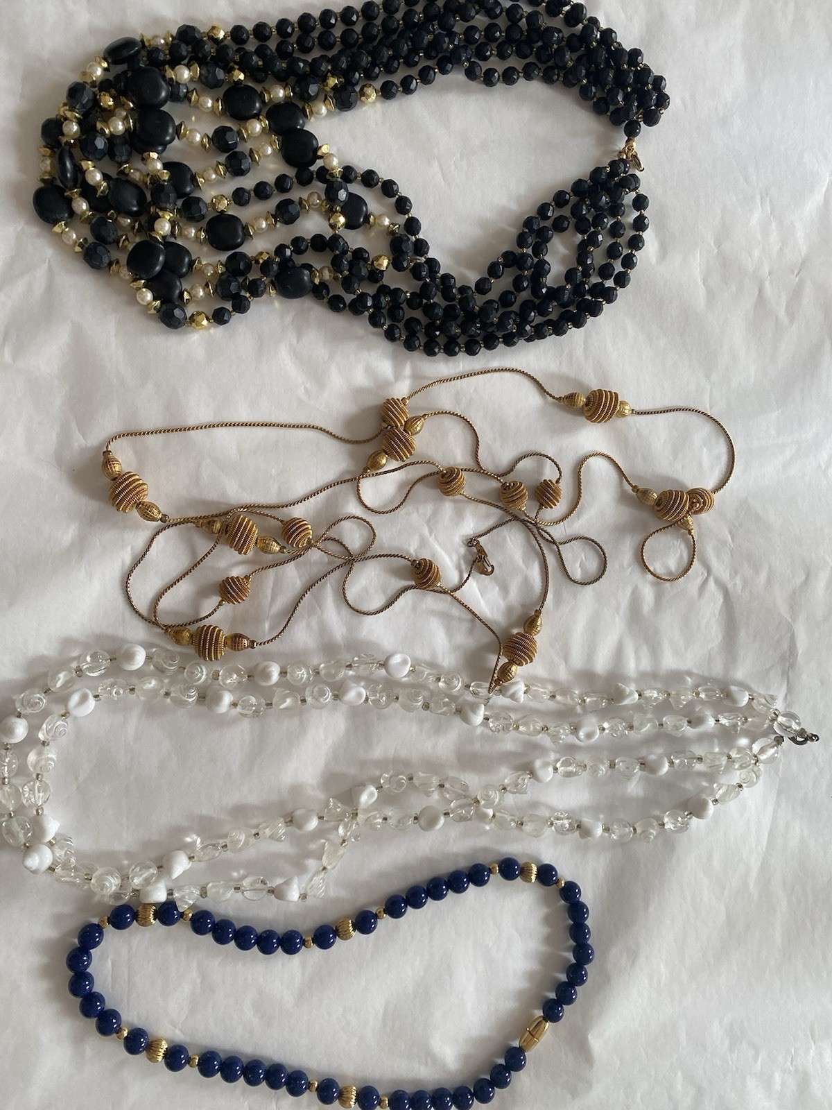 4 Necklaces Vintage Jewelry Lot K3 Blue White Black Beads Gold-tone
