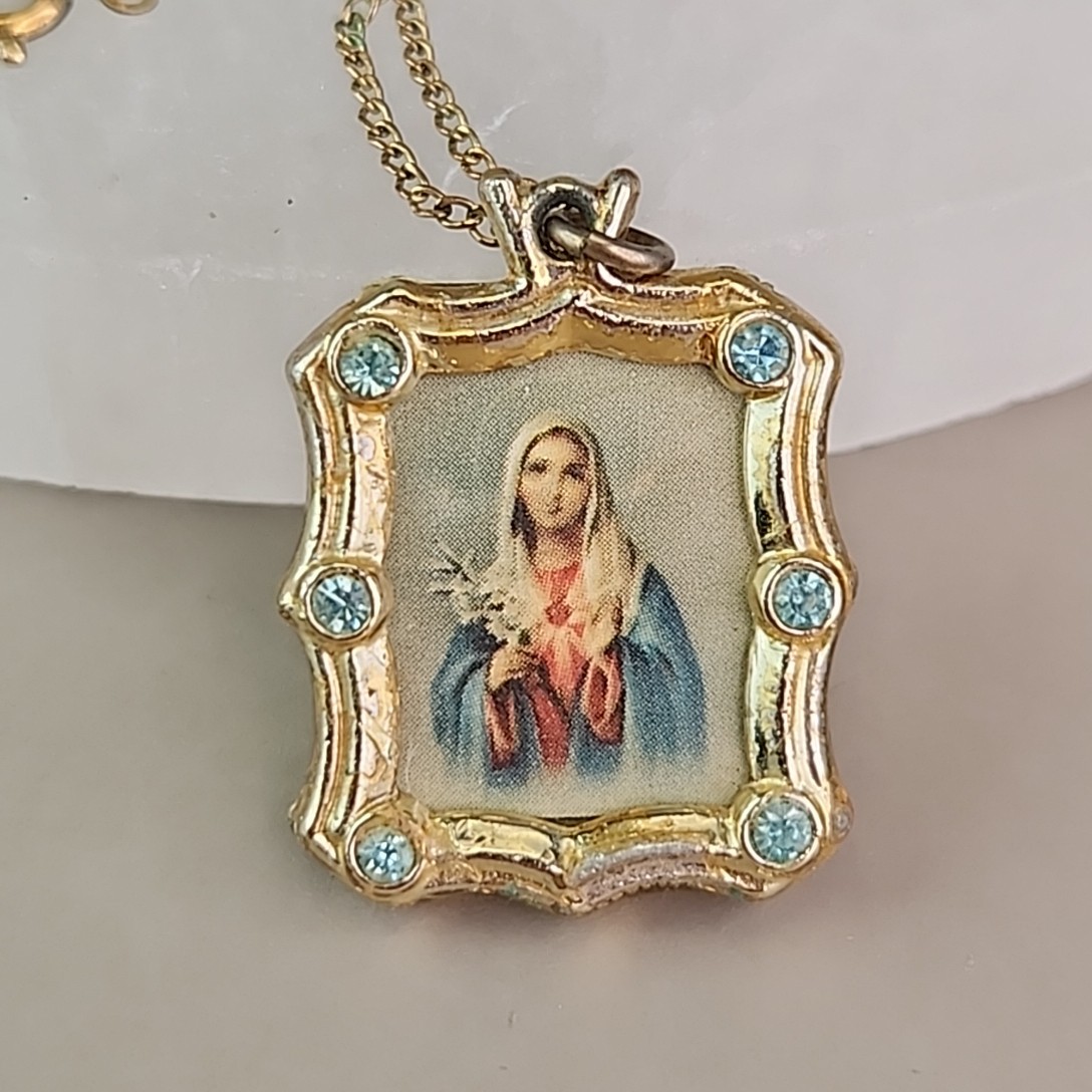 Vintage Religious Pendant Necklace Double Sided Jesus Mary Gold Tone 18″