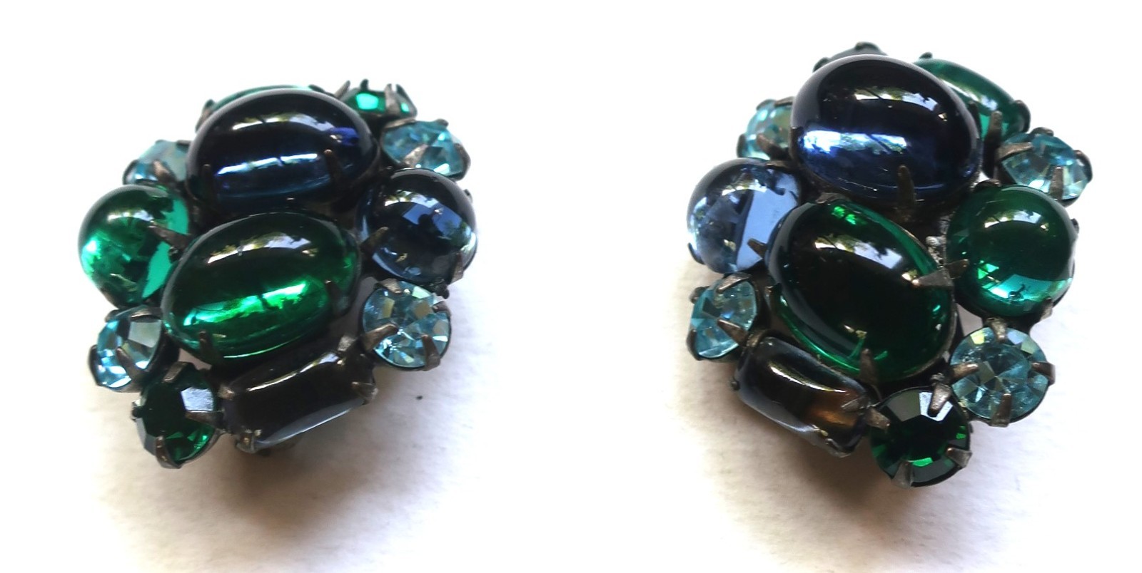 Vintage Signed Weiss Green Glass Gripoix Cabochon Brooch and Clip On Earrings