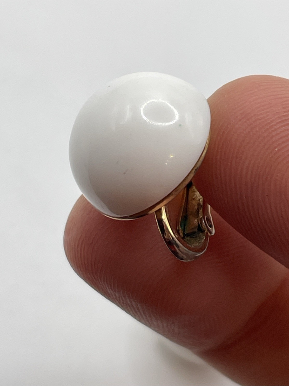 Earrings Vintage TRIFARI Signed White Gold Tone Round Resin Metal Clip On