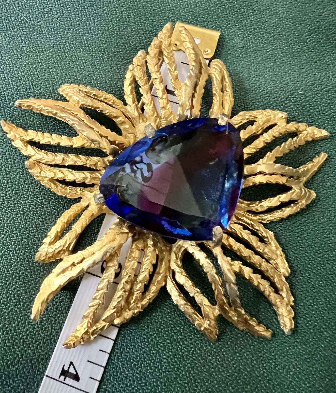 RETRO DRAMATIC VINTAGE COSTUME GILT METAL STAR LARGE PURPLE BLUE STONE BROOCH