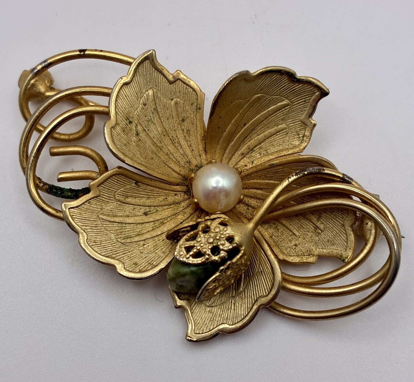 Vtg 1950s Gold Tone Orchid Floral Brooch Faux Pearl Coro Style Costume Unmarked