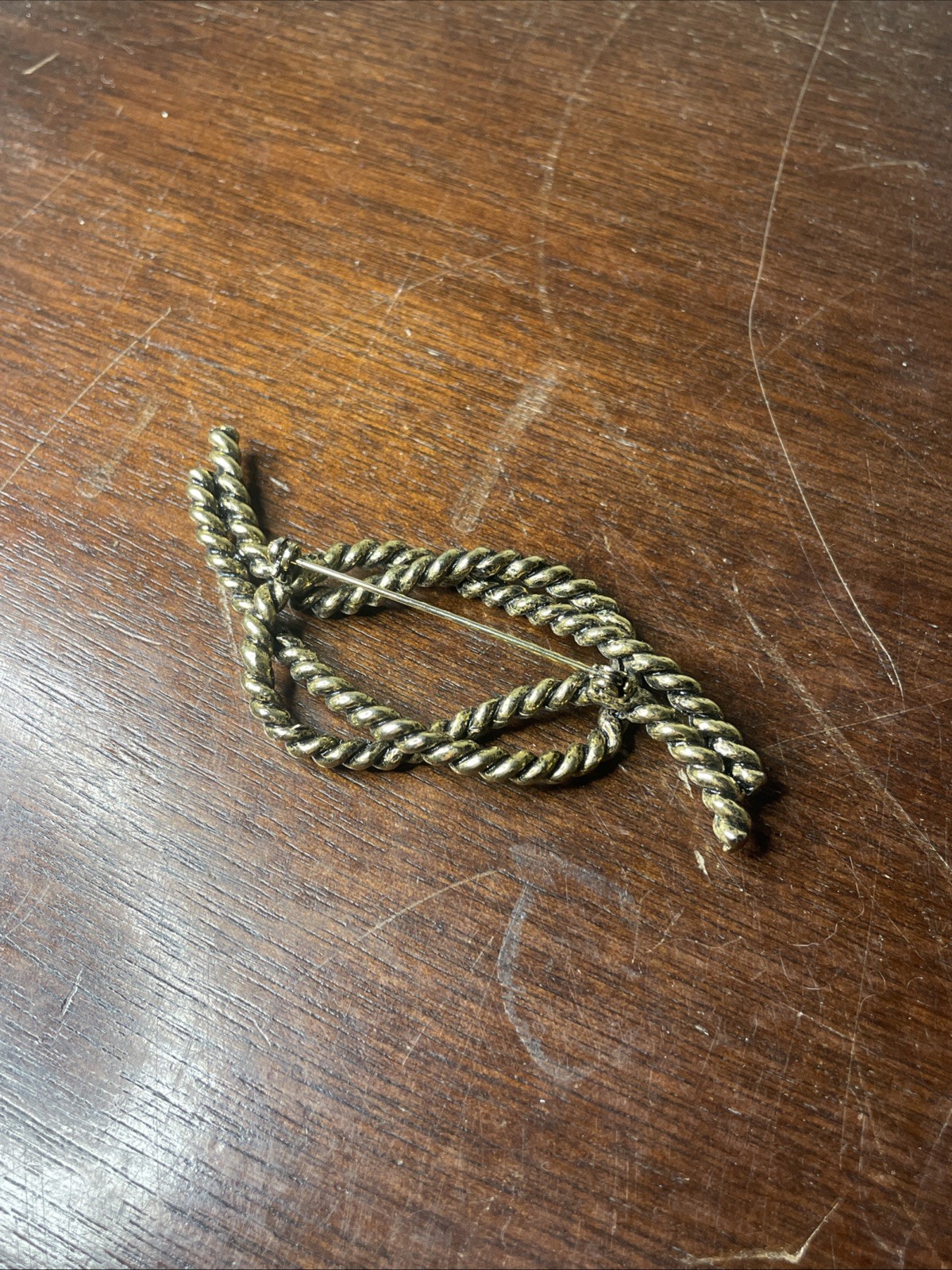 Knot Rope Pin Brooch Gold Tone Vintage