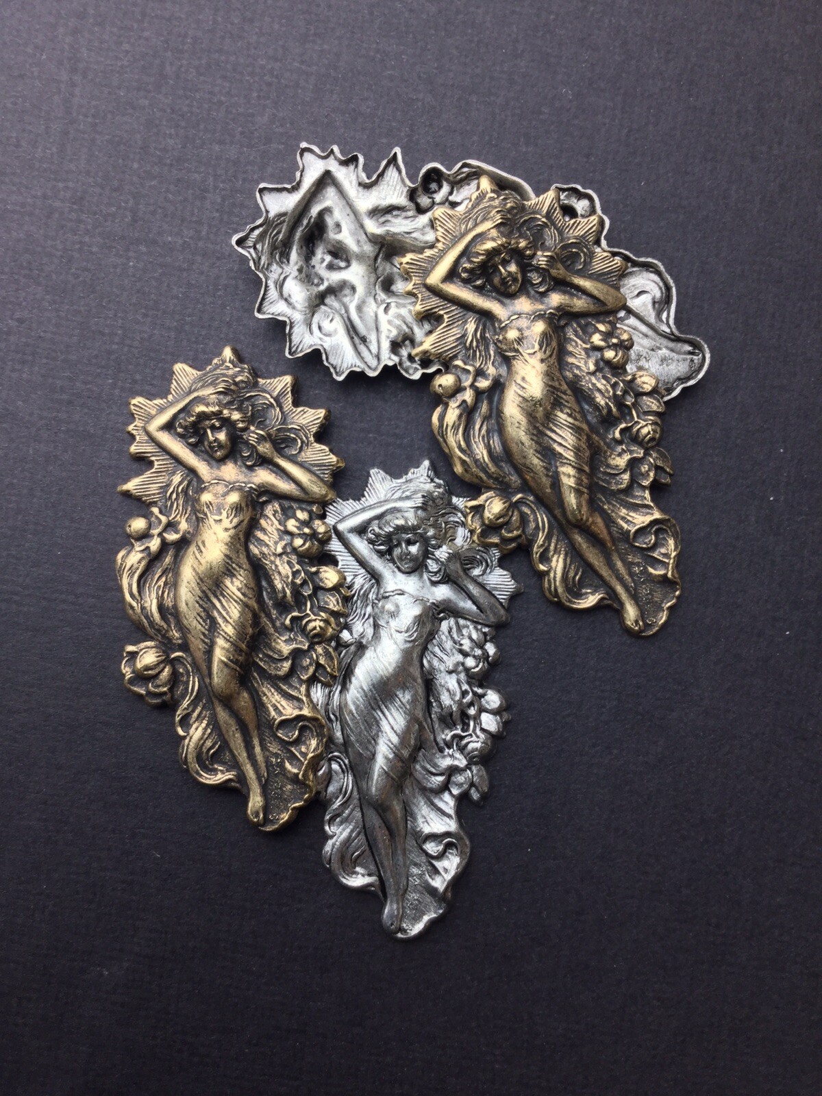 15203 Brass Oxidized Victorian Woman Jewelry Finding