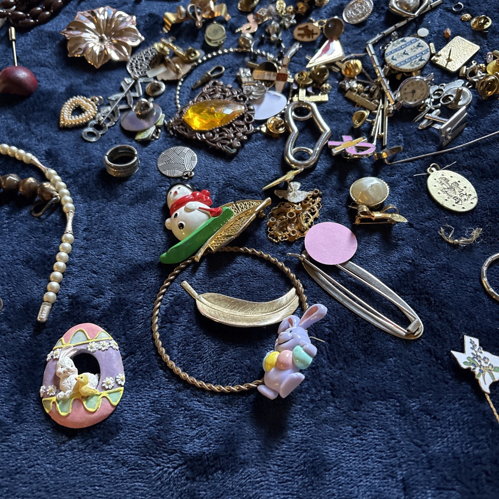 3lbs Custome Jewelry Lot Vintage Pins Braclets Necklaces 50s 60s 70s 80s #1