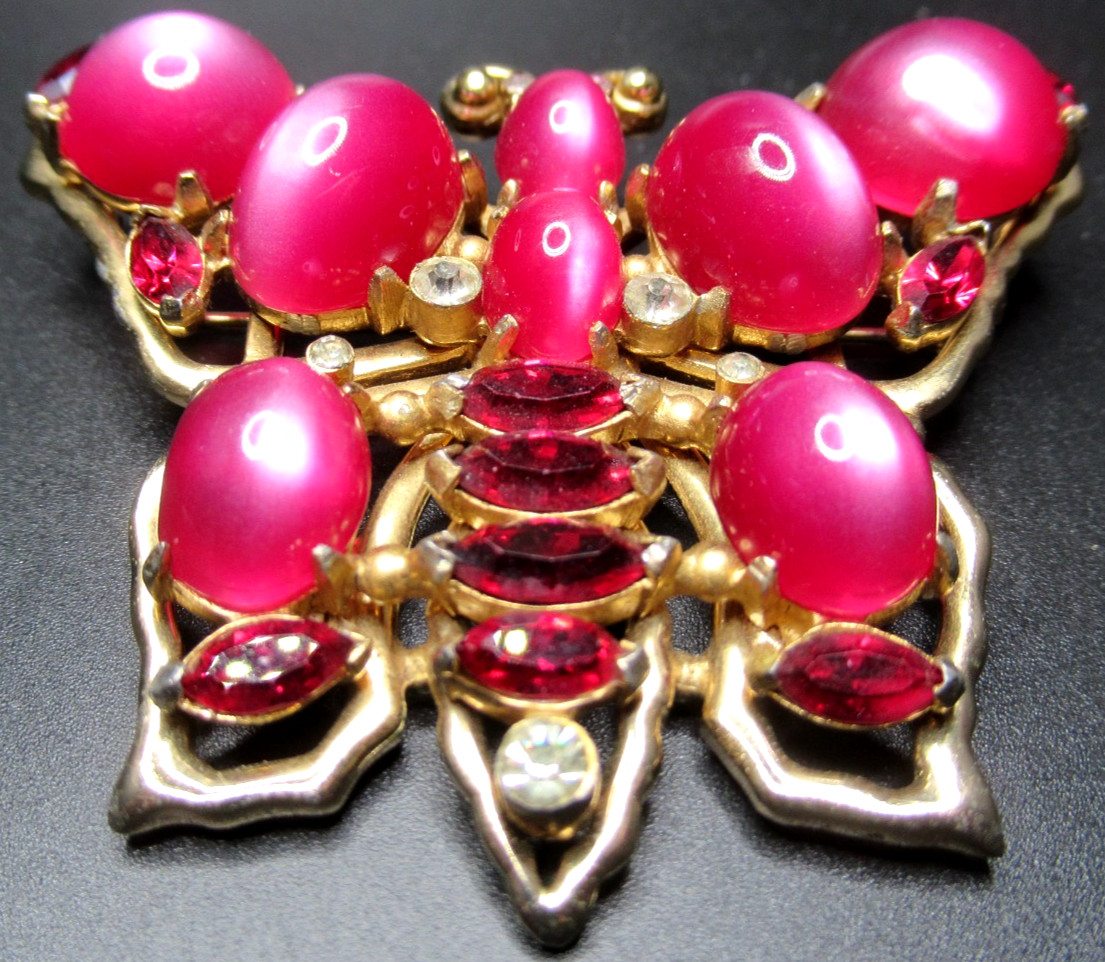 CORO Amazing Rhinestone High Dome Cabochon Butterfly Vintage Pin Brooch