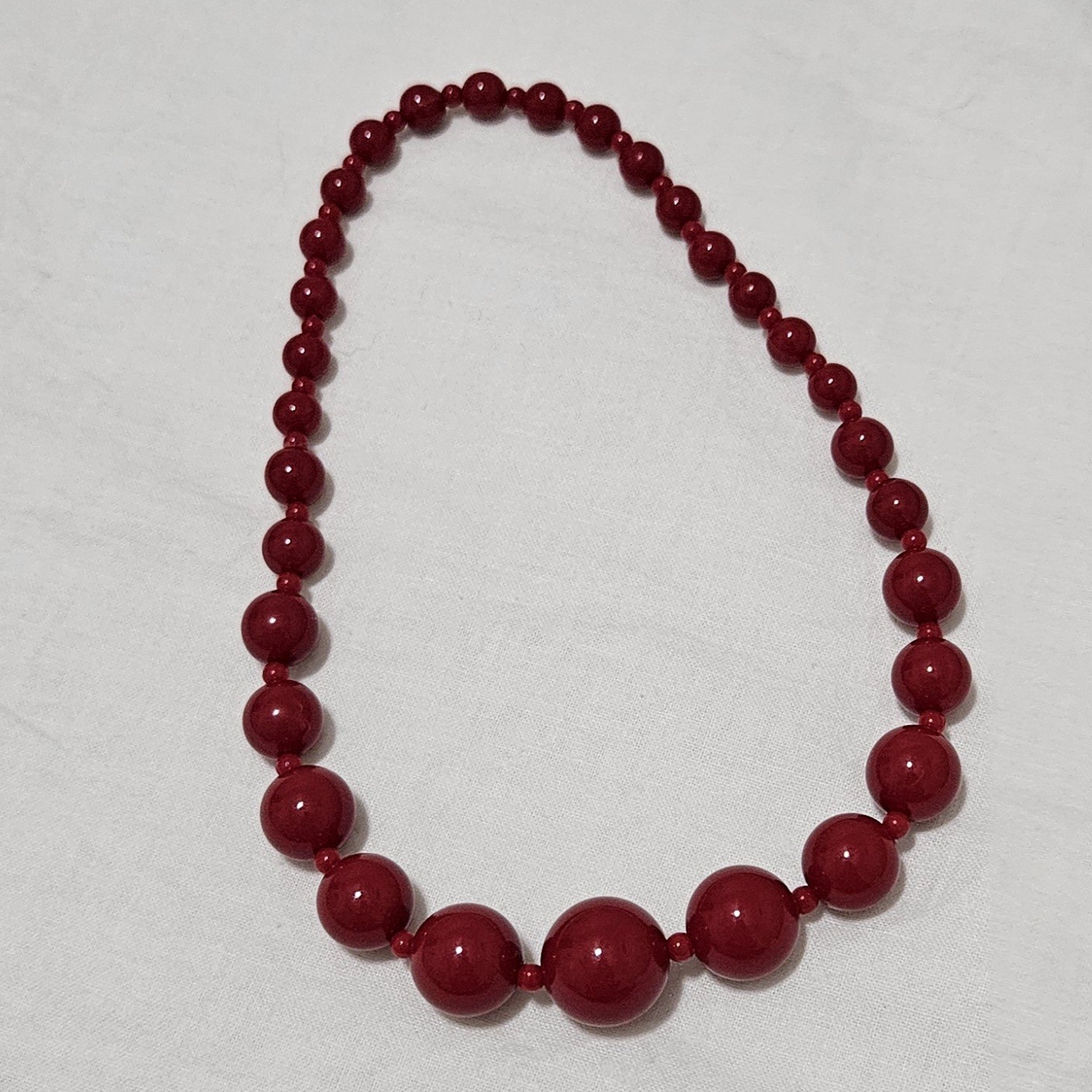Vintage Red Beaded Choker Necklace, Stretch, Beads Graduated In Size