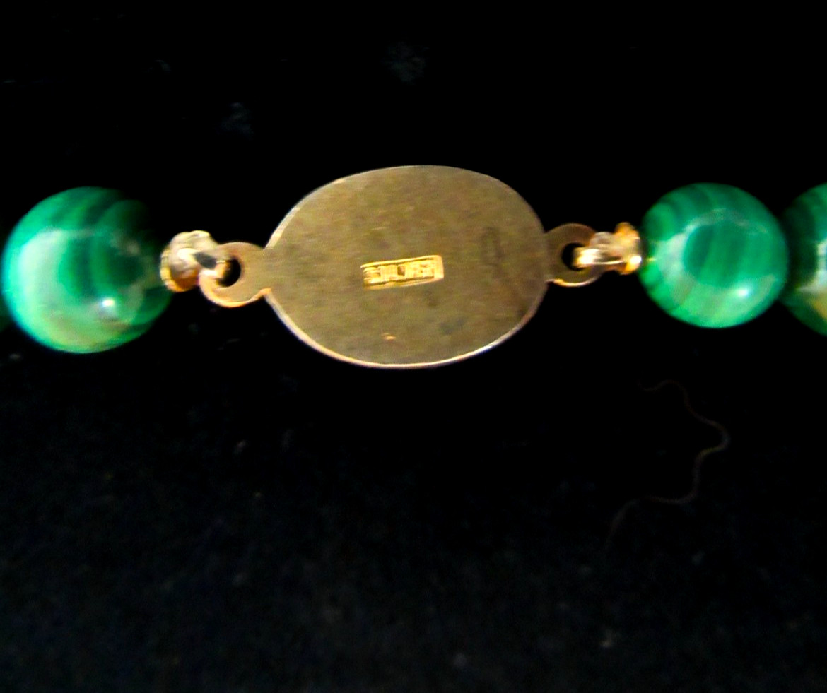 Vintage Chinese Export Malachite & Gold Wash Silver Clasp & fluted beads 27.5 in