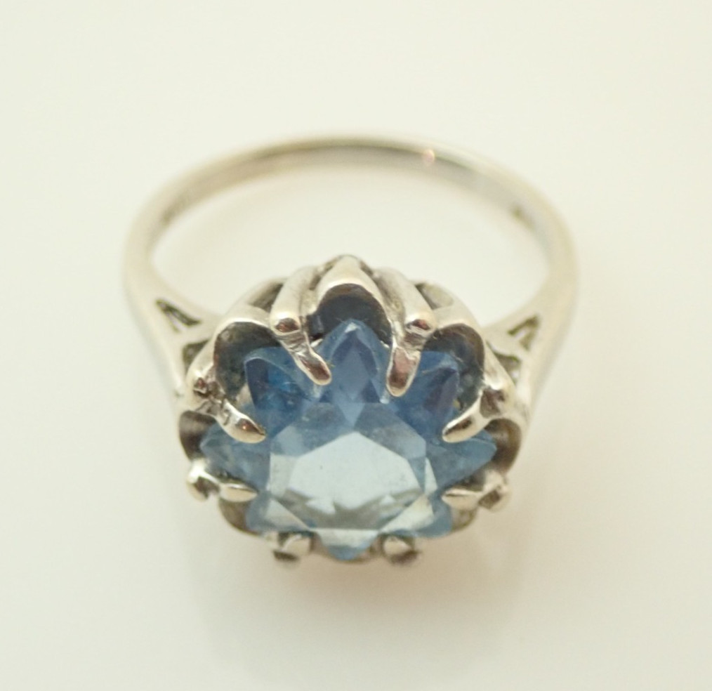 10k Solid White Gold Fancy Cut Star Starburst Blue Topaz Estate Band Ring 5.25