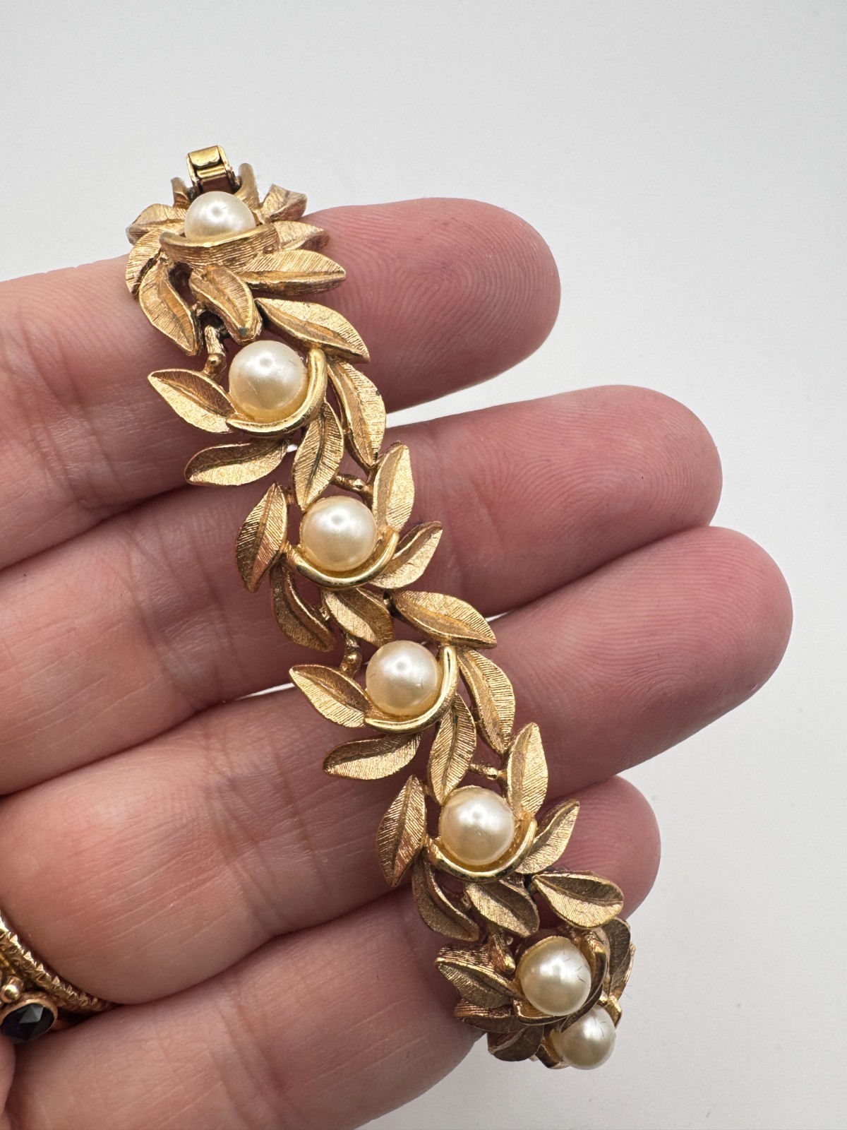 Vintage Avon Bracelet Evening Creation Gold Tone Faux Pearl Leaf Boxed 1971