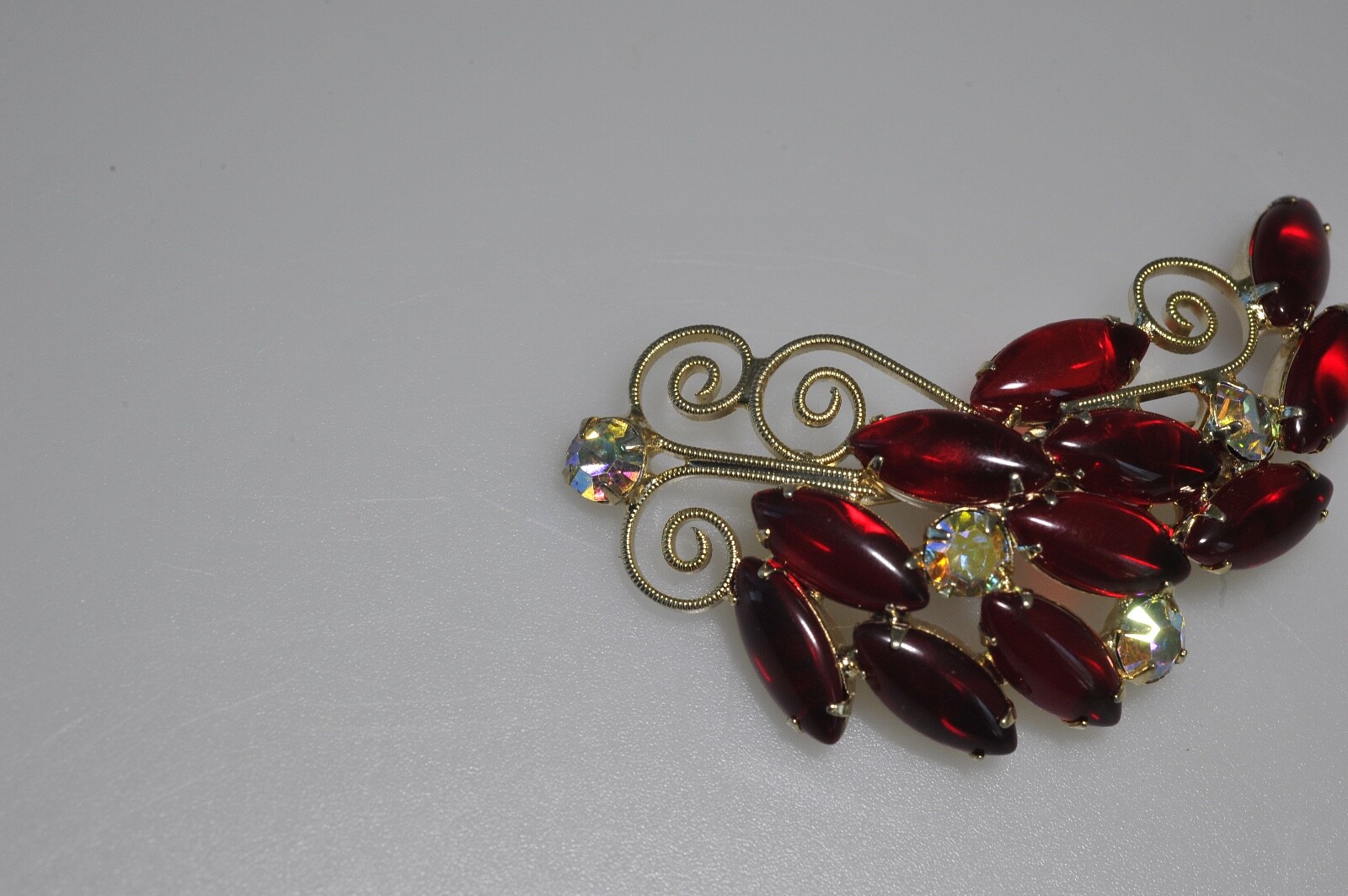 Brooch AB RED RHINESTONE FLOWER spray scroll prong open R34
