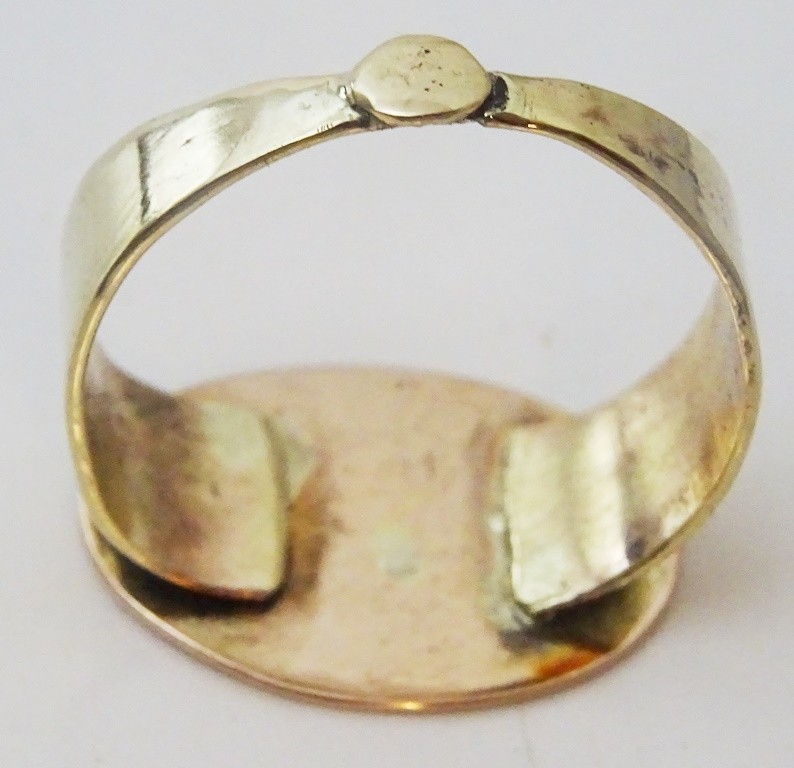 Vintage 9 karat Gold Engraved Ring