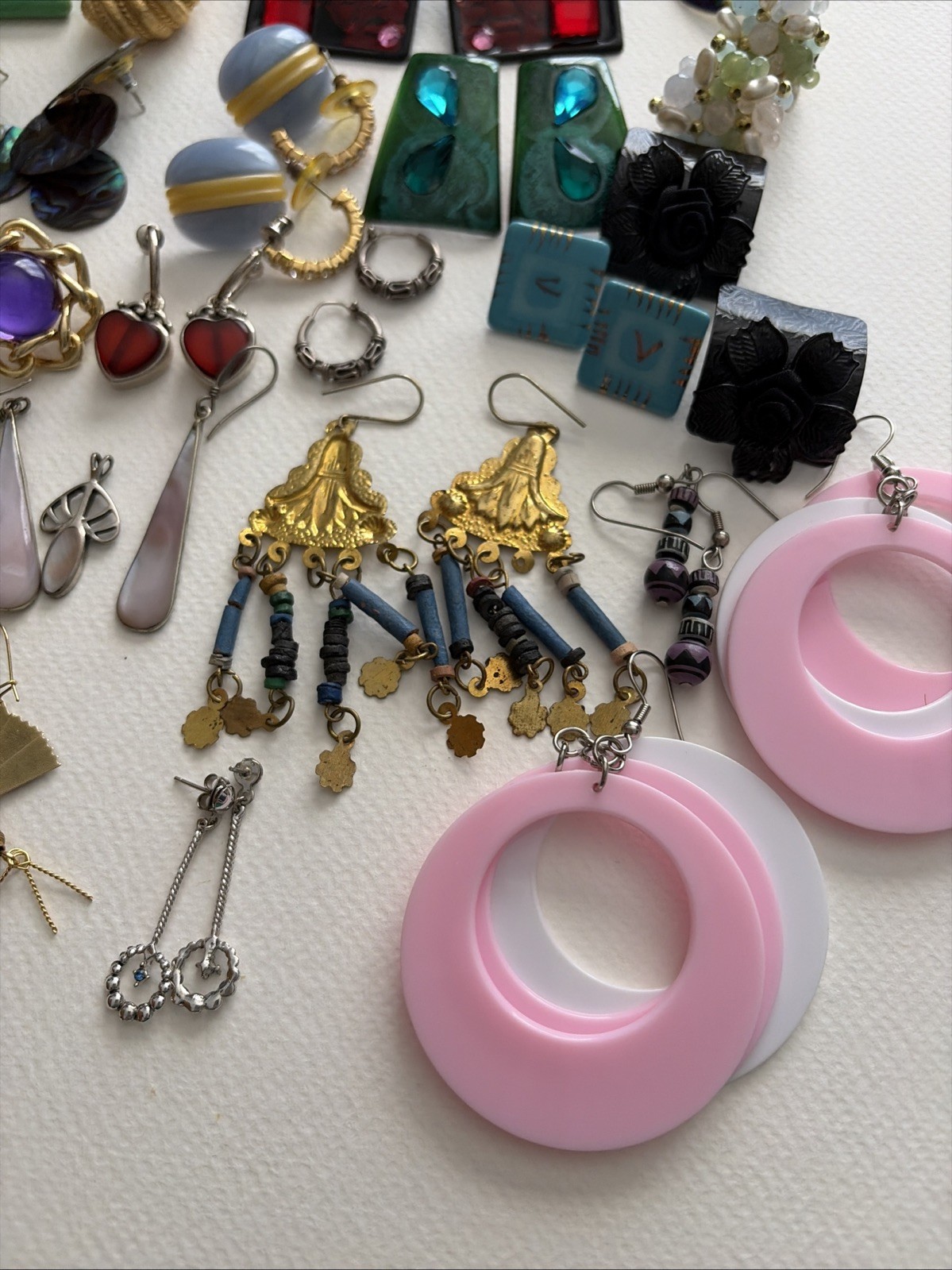 vintage Retro Lat Of 33 Pairs Of Pierced Earrings