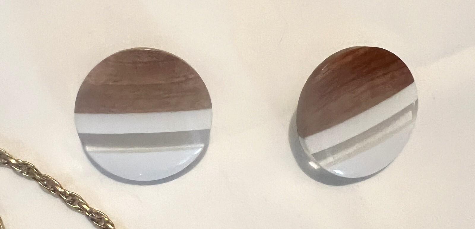 Celebrity NY Wood Cream and Brown Lucite Choker, Bangle Bracelet & Earrings Set