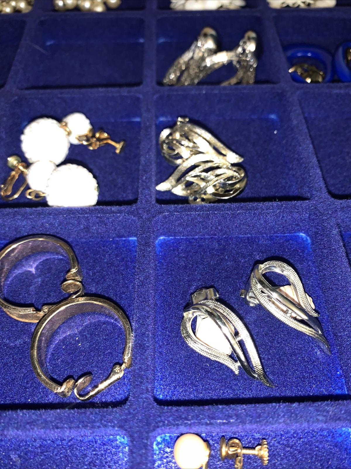 VINTAGE Estate lot CLIP ON Earrings 1950’s through 1980’s LOT OF 27 #m9
