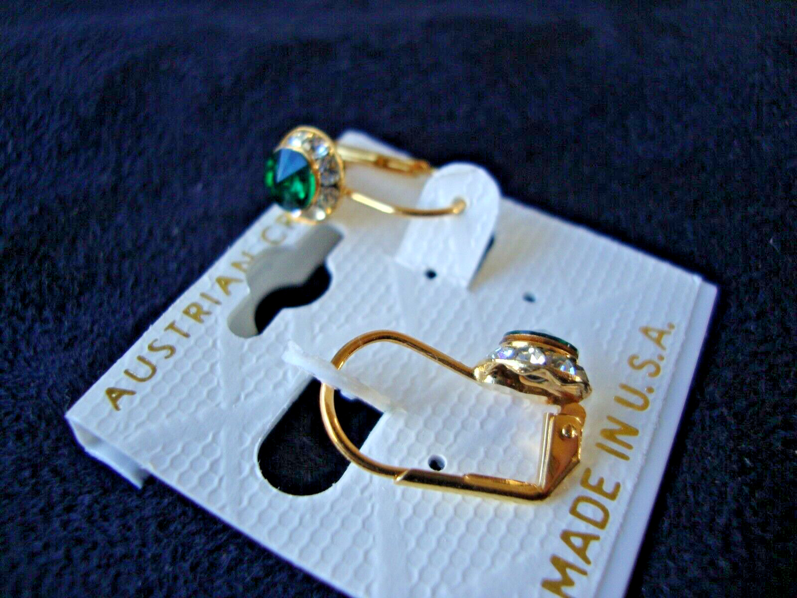 VINTAGE AUSTRIAN CRYSTAL PETITE GREEN & CLEAR CLUSTER GOLD TONE DROP EARRINGS