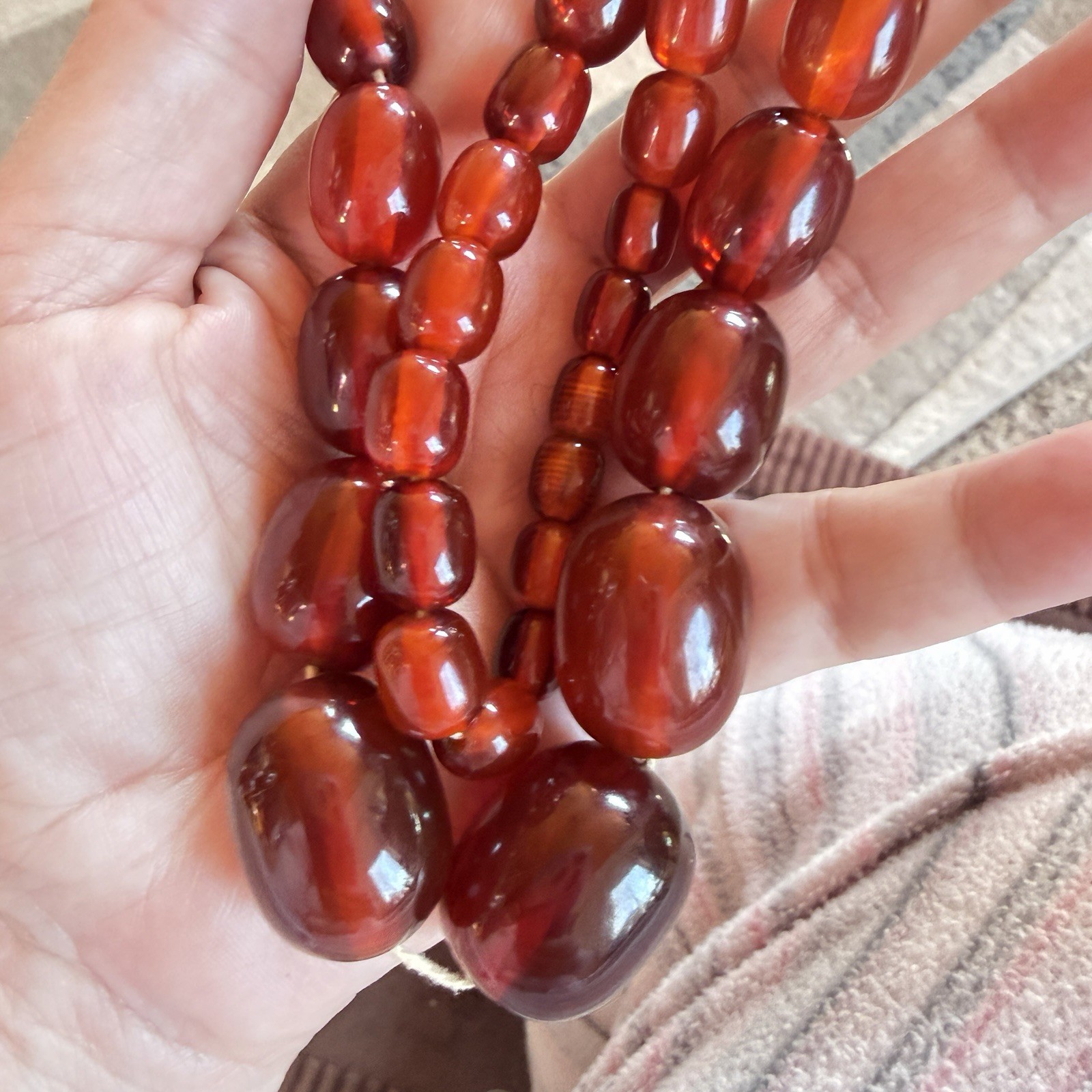 VINTAGE 64g GORGEOUS BAKELITE CHERRY AMBER TRANSLUCENT BEADS 21” NECKLACE Test