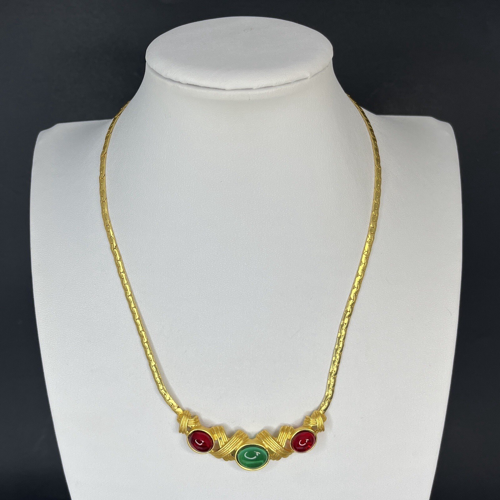 Gripoix Style Glass Cabochon Necklace Red Green Mogul Jewel Gold Tone Chain
