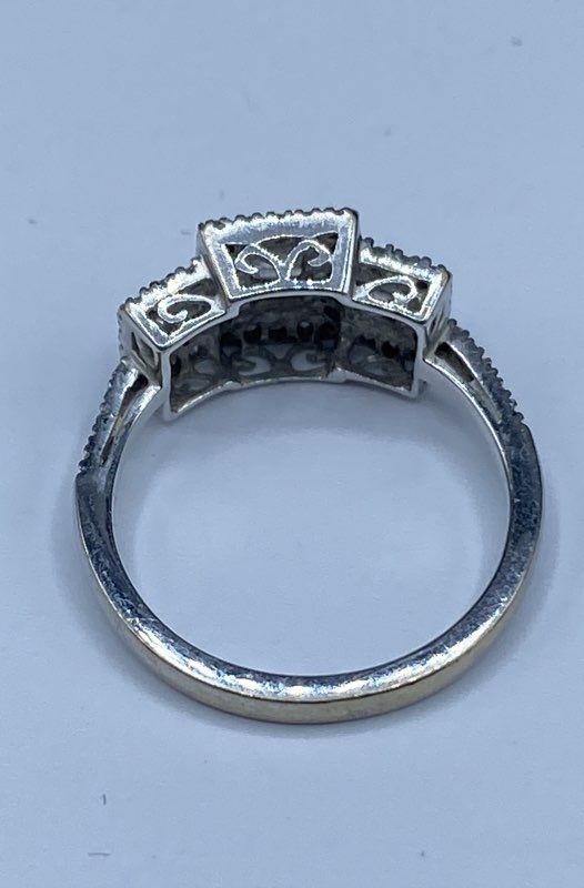 10K White Gold Round & Baguette Diamond Art Deco Style Cluster Ring Size 6.5