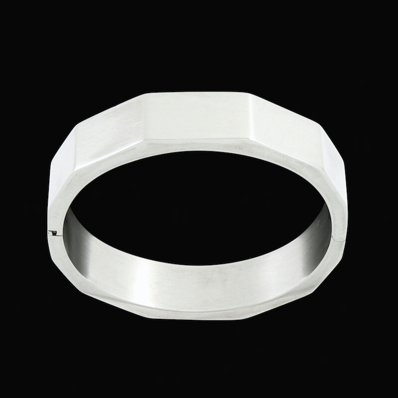 MOLTKE Jewelry – Denmark. Hindged Sterling Silver Bangle.