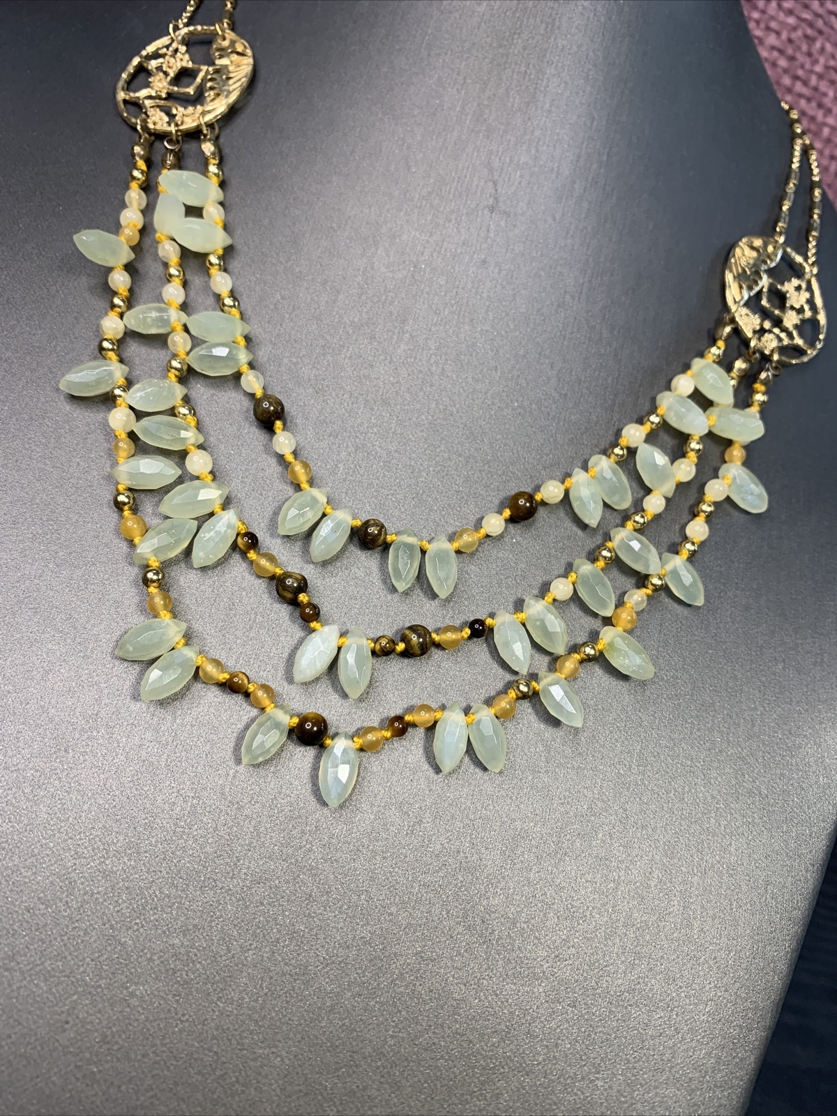 Vintage Tiger’s Eye Pale Green Jade Layered Oriental￼ 3 Strand Necklace 18”