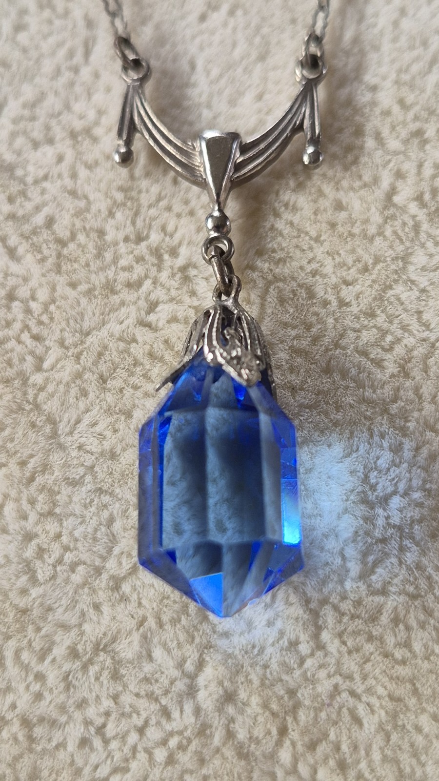 Necklace Art Deco Blue Crystal Sphere Faceted Shape Silver Tone Chain 15.75″