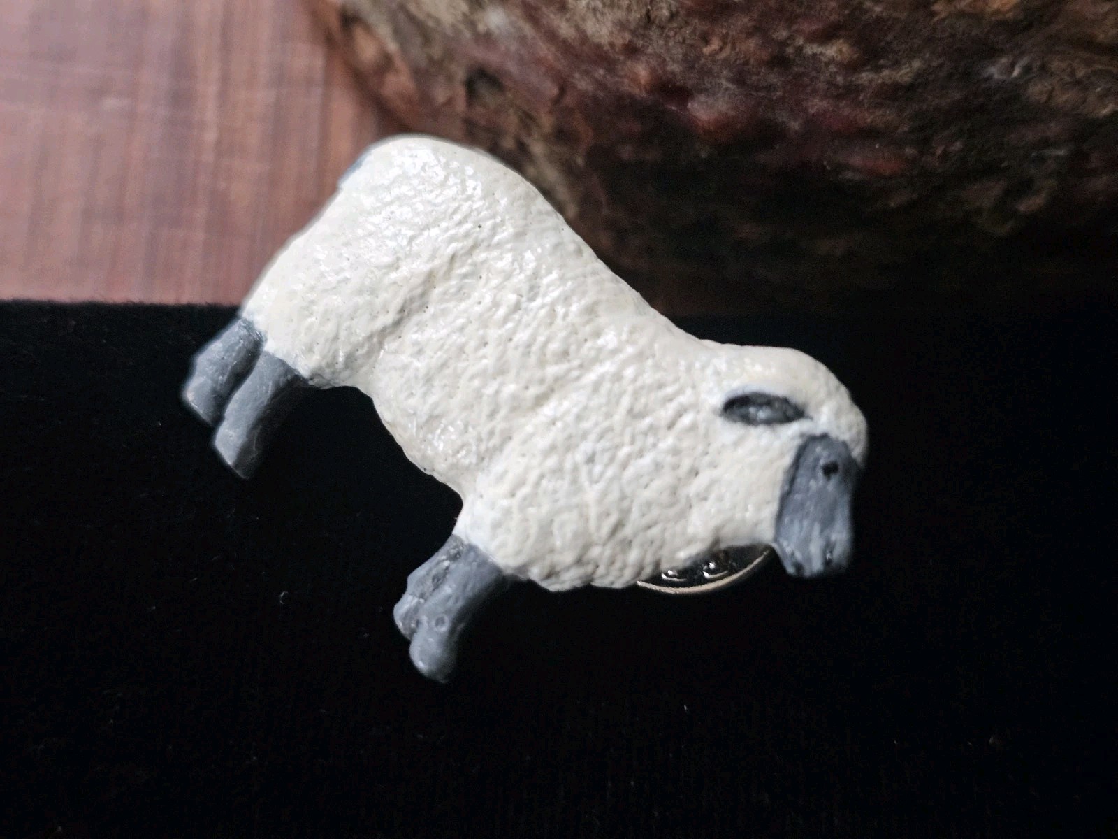 Vtg Sheep Lapel Pin 1992 GG Harris Fine Pewter Enamel Farm Figural Brooch #447
