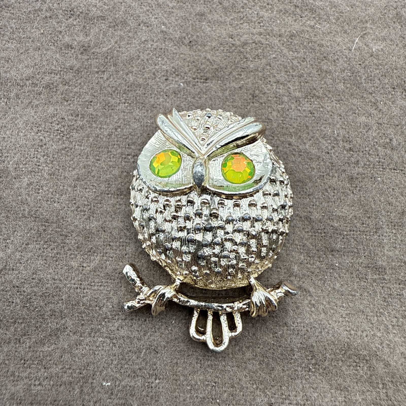 Vintage Sarah Coventry 1971 Uranium “Hooter” Owl Pin Gold Tone & Rhinestone