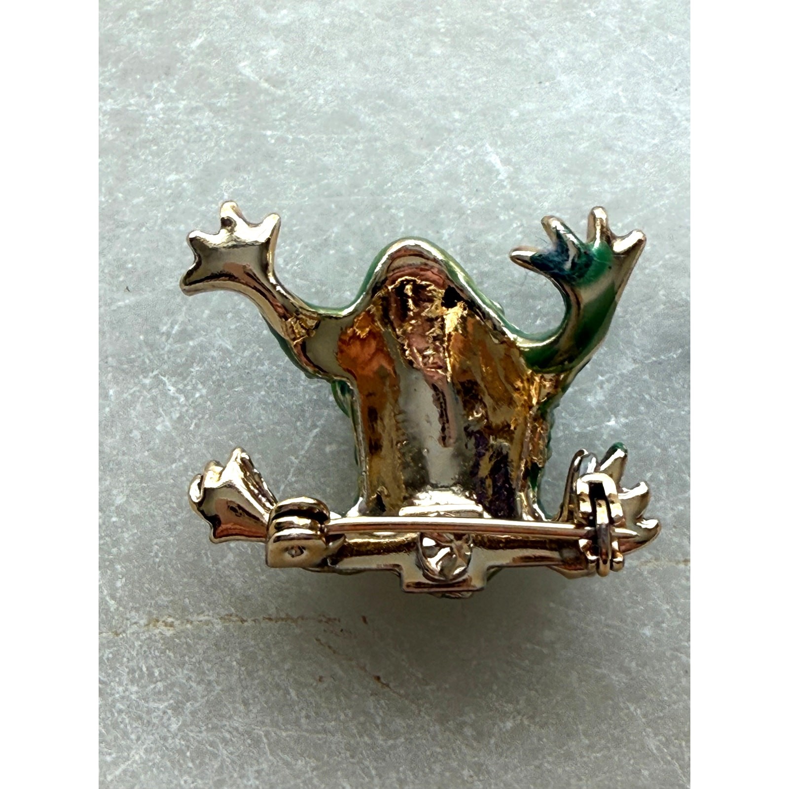 Vintage Frog Brooch/Pin Gold Tone Green Enamel Red Eyes Mini