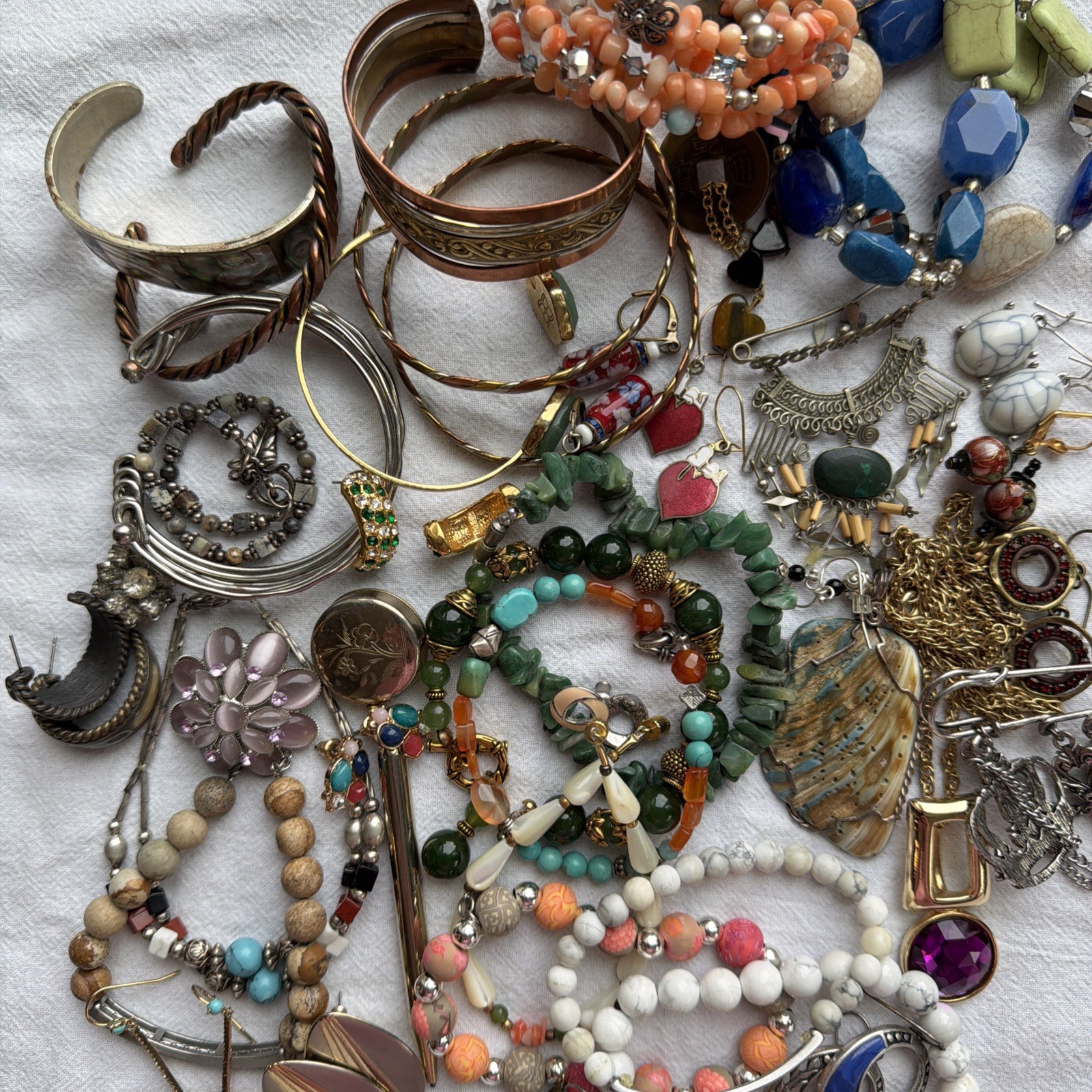Grandma’s Vintage Estate Lot Jewelry Necklace Bracelet Brooch Earring 40 PC