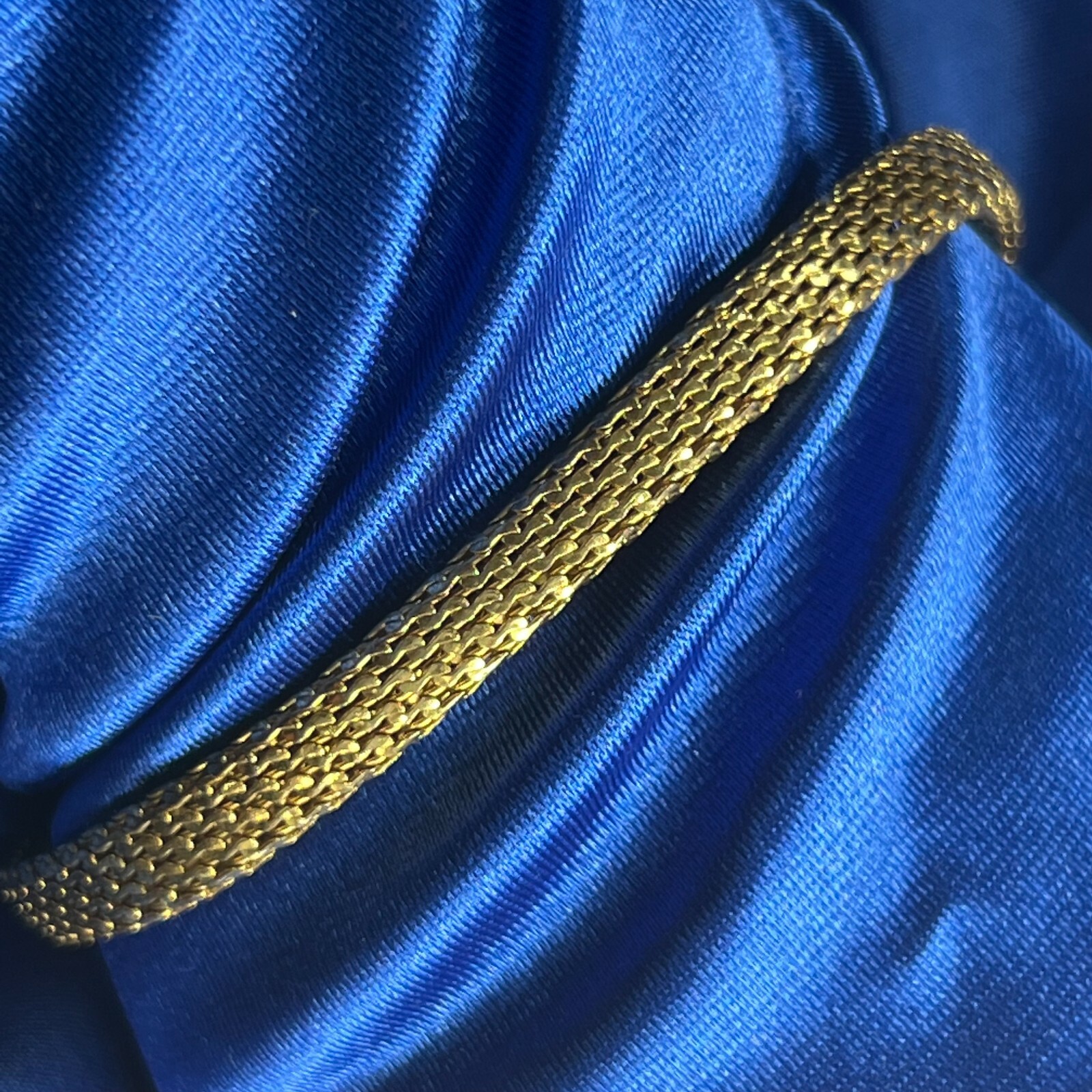 Vtg MONET meshed style washed gold tone 7 1/4″ x 5/16″ bracelet magnet closure