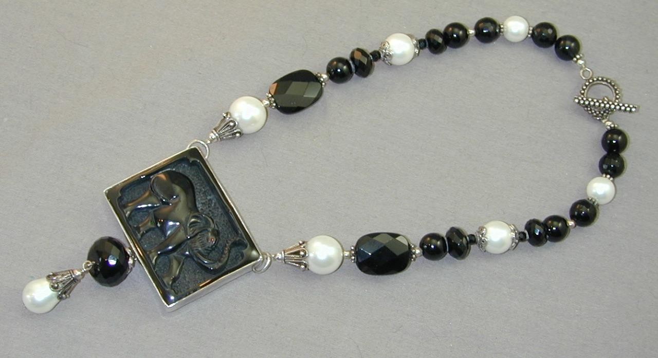 Amy Kahn Russell Carved Black Onyx Elephant Necklace Faux Pearls Faceted Beads