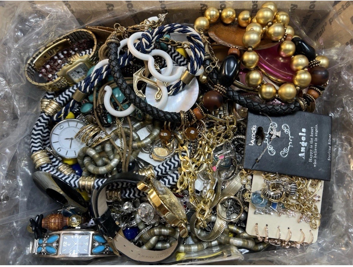 Costume Jewelry Lot (Vintage; Wearable; Resell) 2lbs